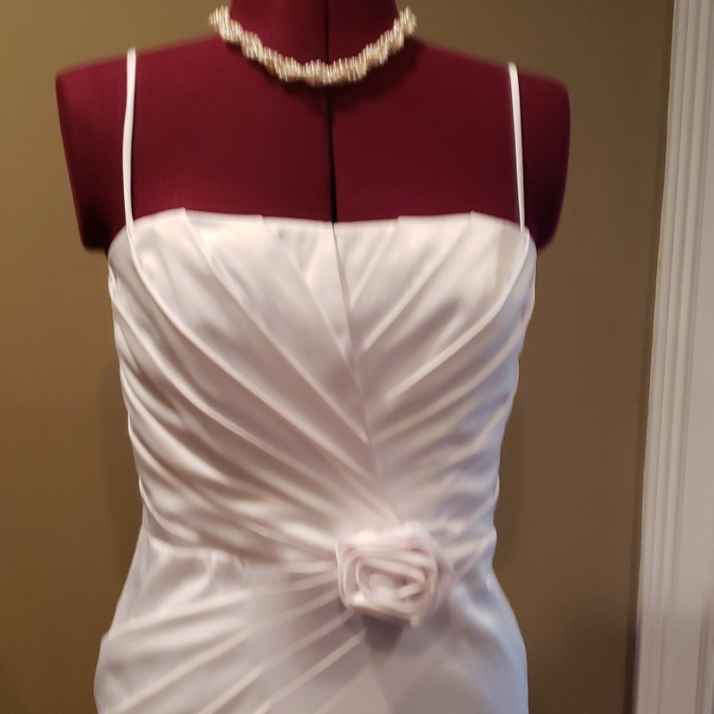 Dress - Picture 2 of 4